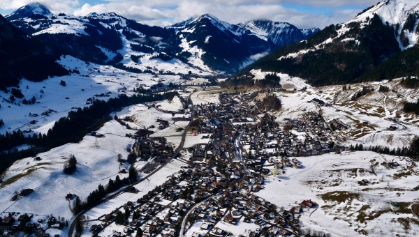 Face à la pénurie de logements, Château-d’Oex passe à l’action